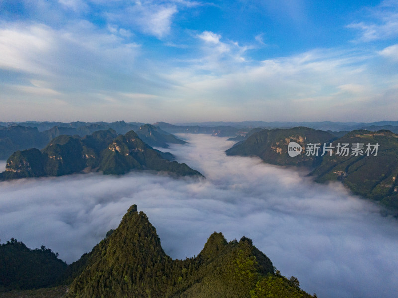 祖国大海河山清晨云海航拍图