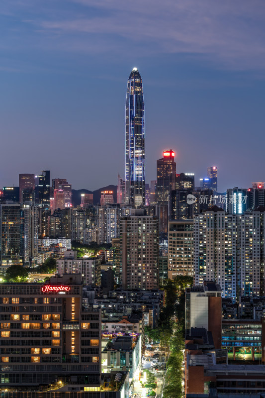 深圳福田CBD大湾区平安大厦夜景蓝调