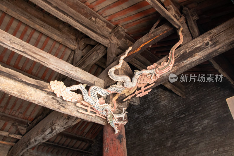 山西长治崇庆寺房梁盘龙