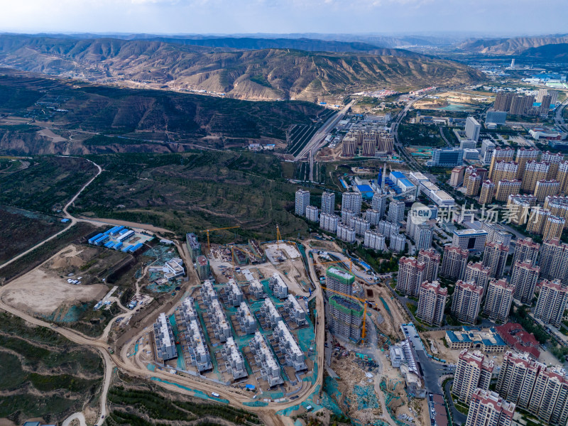 西北地区山区高山种植航拍图