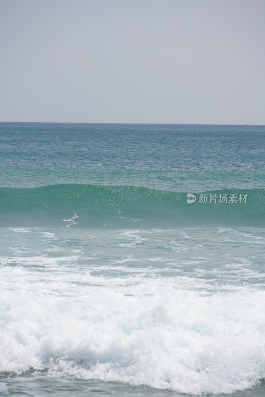 海南三亚万宁日月湾海浪