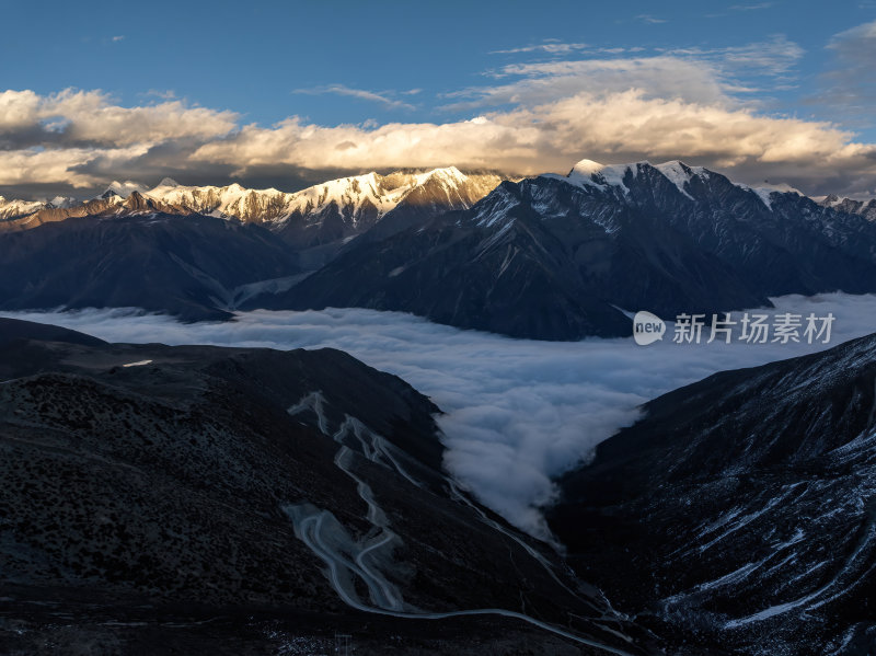 四川甘孜州子梅垭口云海贡嘎雪山高空航拍