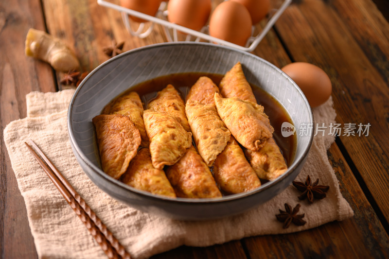 中国传统美食菜肴-蛋饺