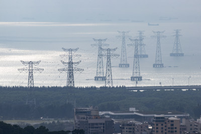 深圳铁仔山公园看深圳西湾