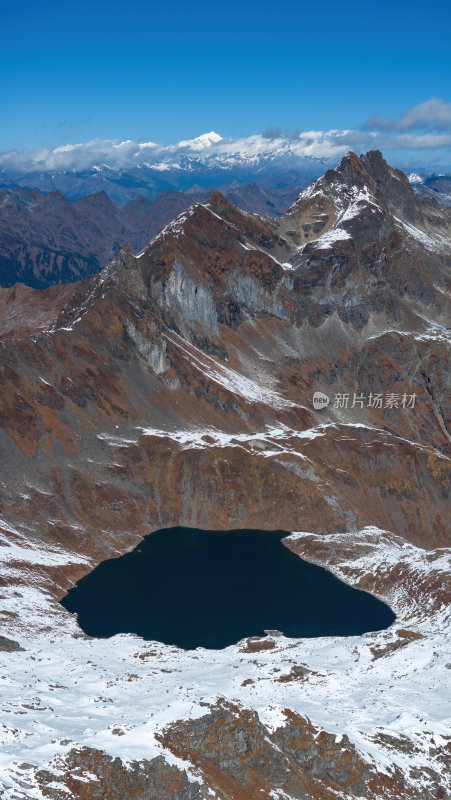 云南香格里拉南极洛雪山湖泊高空航拍