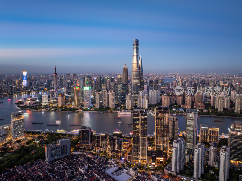 航拍上海黄浦江陆家嘴CBD夜景