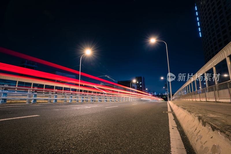 城市街道夜景