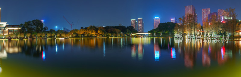 佛山千灯湖落羽杉红叶与城市夜景全景长图