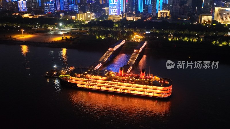 湖北武汉长江江滩知音号游轮夜景旅行游玩