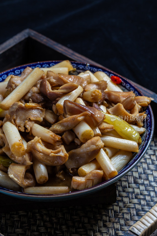 中式餐饮美食猪肚炒藕苗