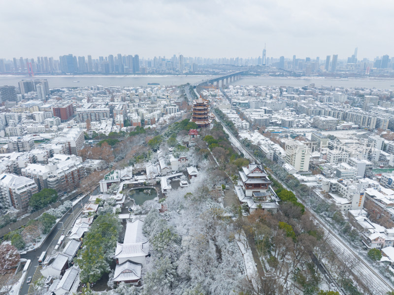 武汉黄鹤楼公园雪景风光