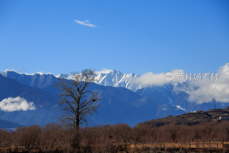 中国西藏林芝雅鲁藏布江苯日神山旅游区