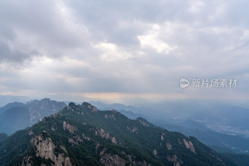 河南洛阳栾川老君山大山山脉特写