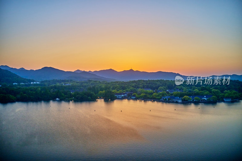 夕阳下的西湖