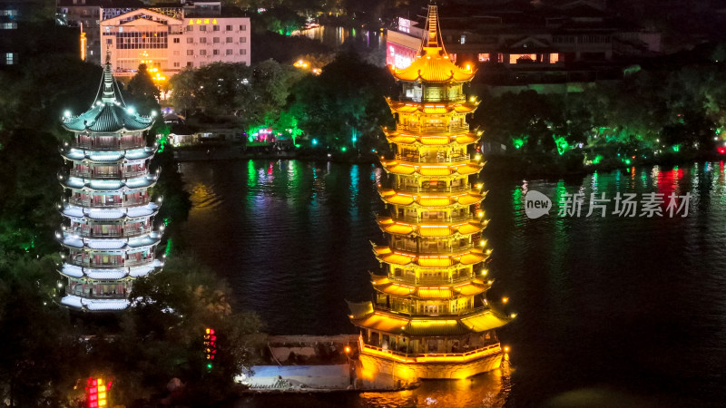 桂林日月双塔夜景航拍图