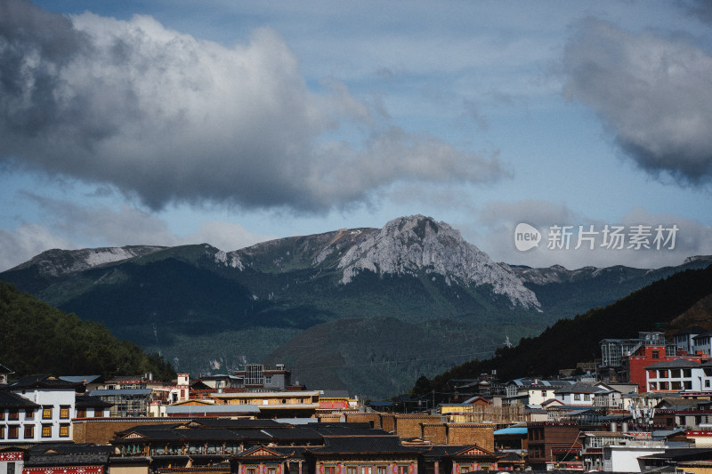 香格里拉石卡雪山