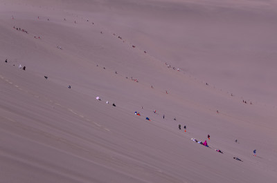 甘肃敦煌鸣沙山月牙泉旅游景区沙漠沙丘风光