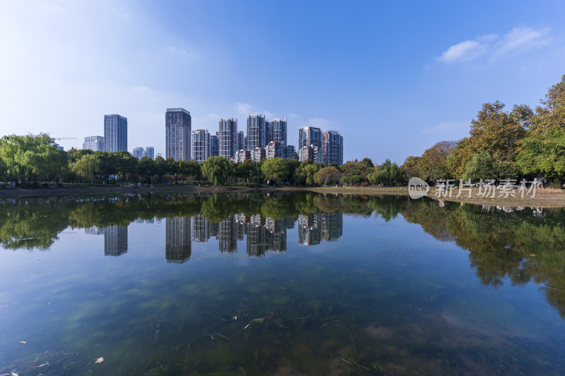 武汉江岸区堤角公园风光