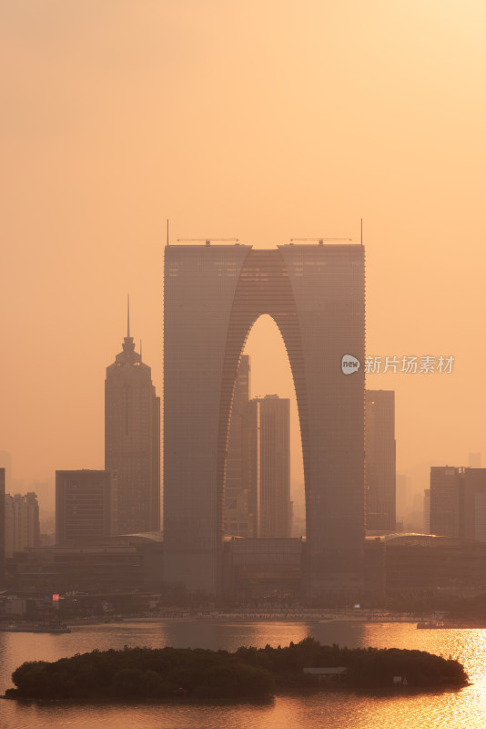 江苏苏州地标东方之门日落风光