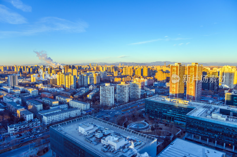 北京城市天际线日出全景图