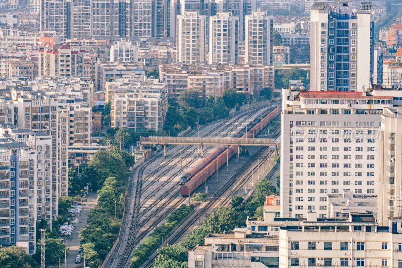 铁路沿线居民楼-广西柳州市区风光