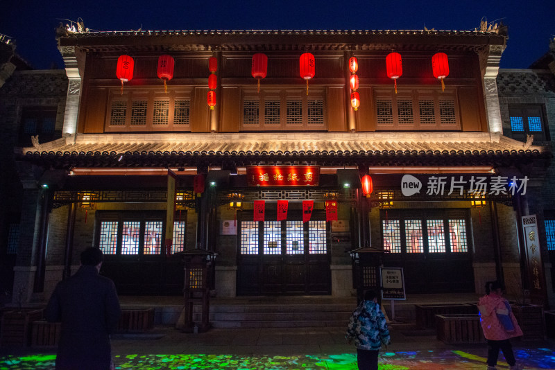 日照莒国古城夜景中式古建筑灯笼装饰