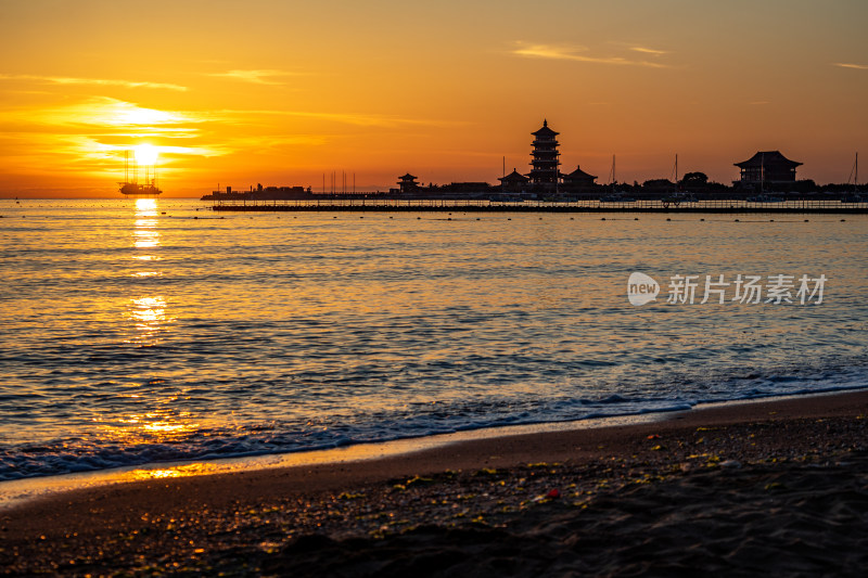 山东烟台蓬莱阁八仙过海景区海上日出景观