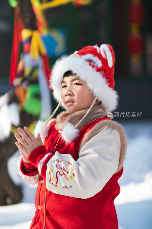 中国传统新年春节儿童红色可爱喜庆服装