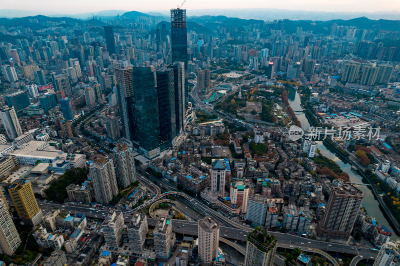 贵州贵阳城市清晨风光航拍图