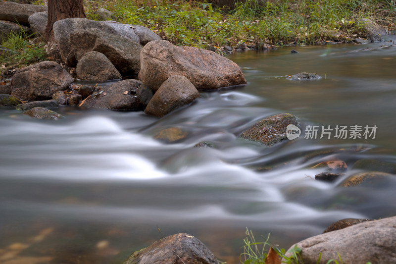 秋季北京山区流水慢门摄影