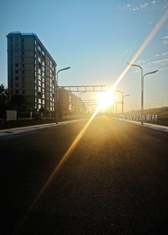 城市道路日出景象