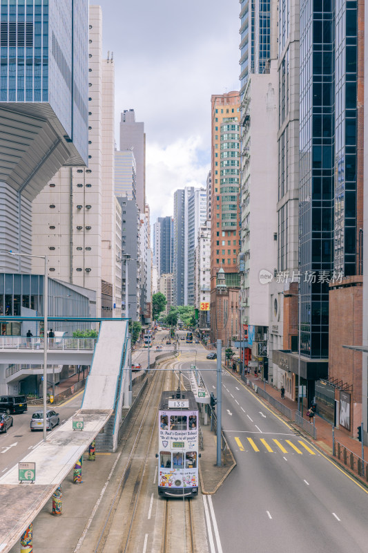 中国香港军器厂街有轨电车车站站台