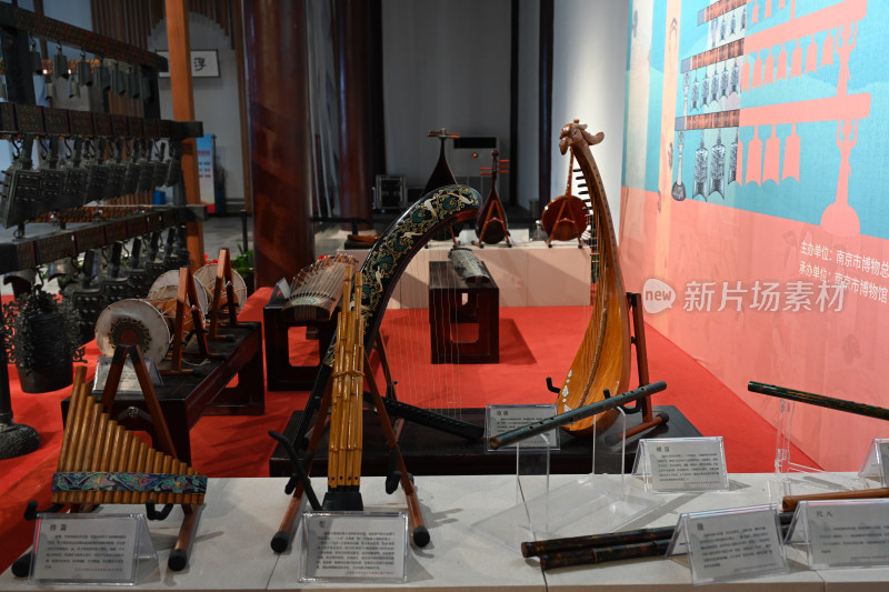 博物馆展出的传统民族乐器