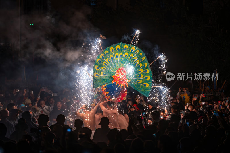 广东梅州中国非遗顺丰火龙狂舞夜焰火龙腾