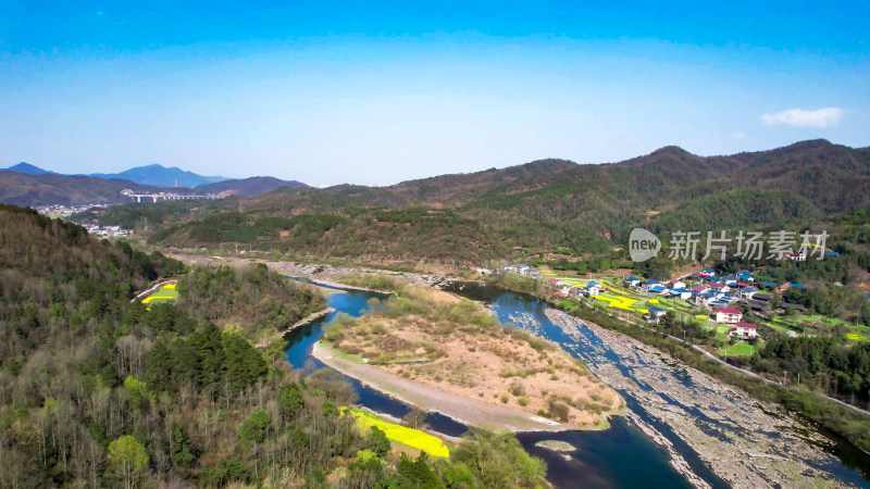 山川河流油菜花航拍