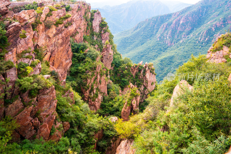 中国河南省伏羲山红石林景区