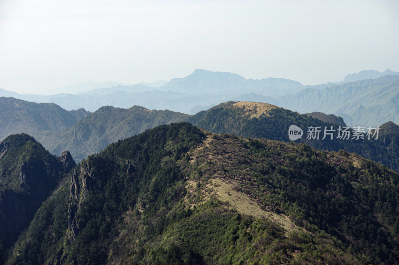 神农架云雾中大好河山