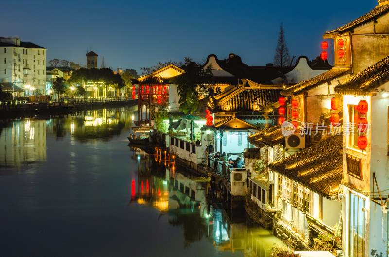 上海松江区朱家角古镇夜景