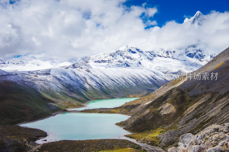 西藏山南山水自然风景