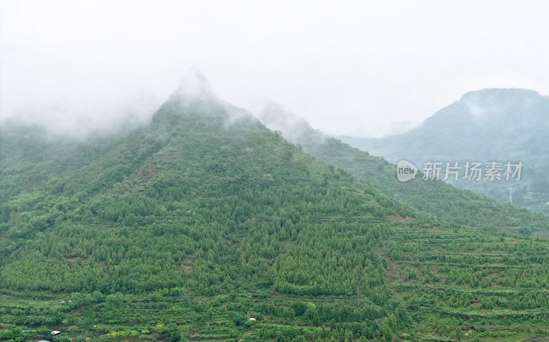 山东枣庄山亭区群峰拥翠山如画