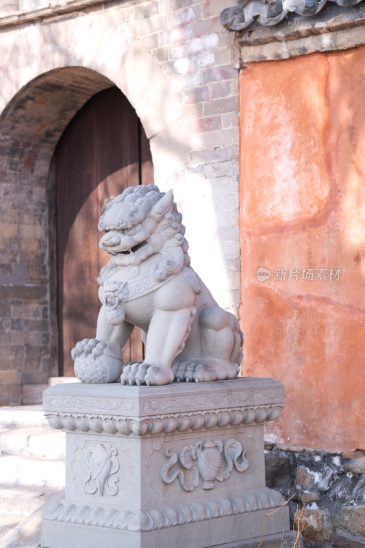 北京市门头沟区灵岳寺的石狮子