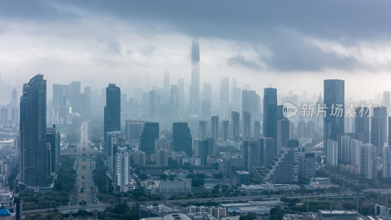 云雾笼罩下的深圳福田中心区