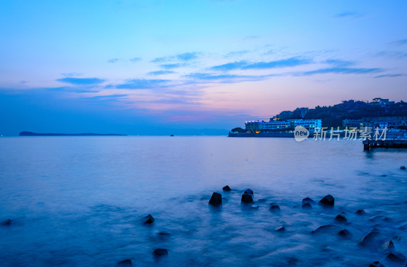 深圳大鹏半岛南澳广场海上夕阳晚霞长曝光