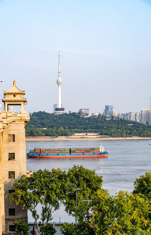 湖北武汉长江大桥城市建筑景观