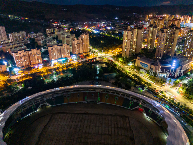 甘肃定西城市夜景交通航拍图