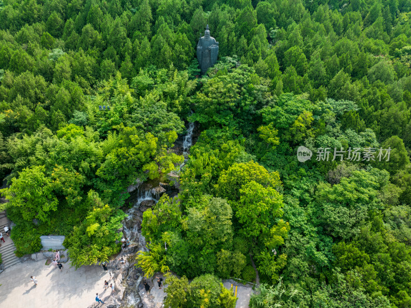 夏季白天航拍江苏徐州天师岭瀑布风光