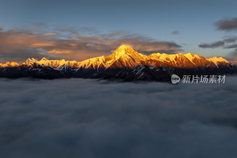 四川甘孜州子梅垭口云海贡嘎雪山高空航拍