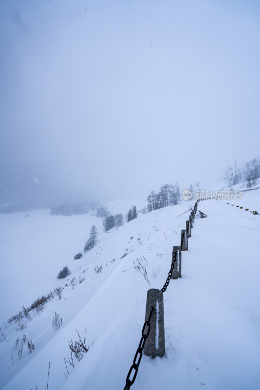 新疆阿勒泰喀纳斯冬季雪景