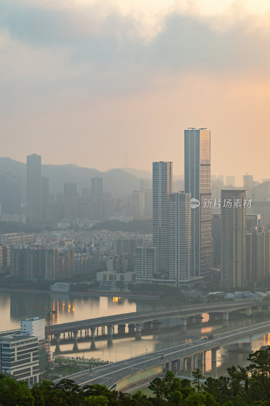 澳门半岛新葡京澳门塔CBD日出全景