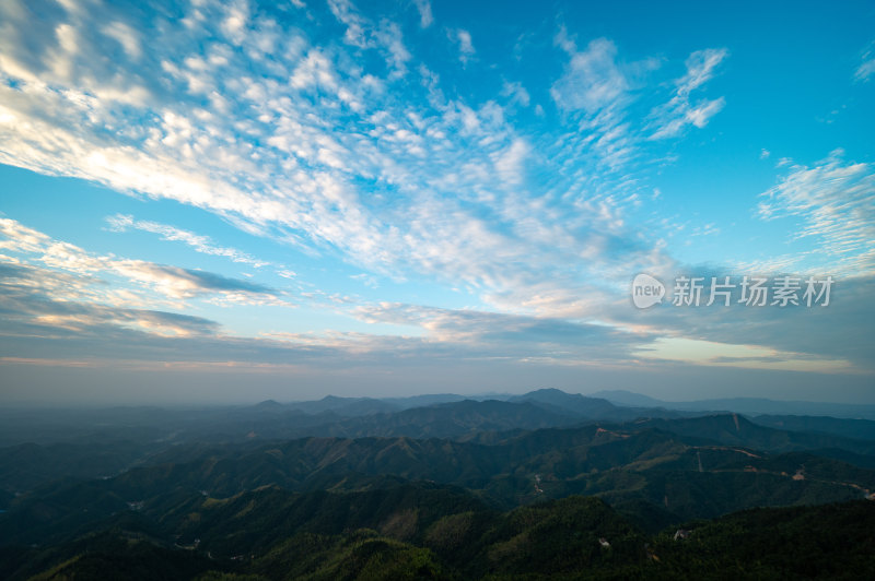 风车山壮阔云层